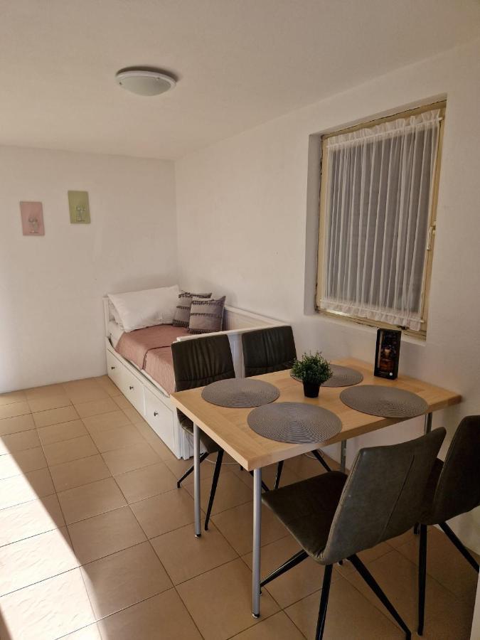 Apartment Misic Rtina Buitenkant foto