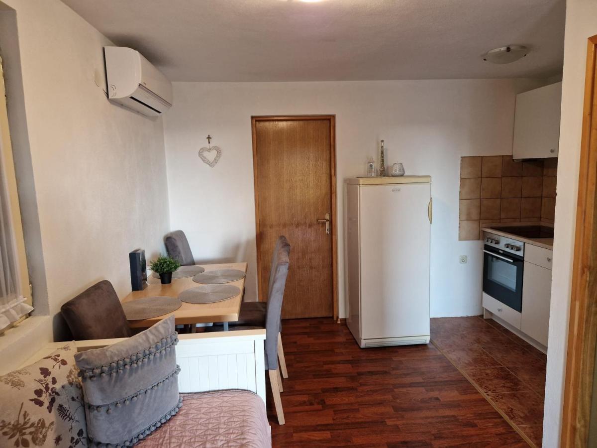 Apartment Misic Rtina Buitenkant foto