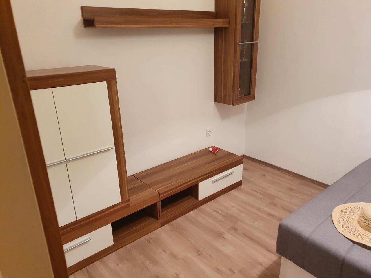 Apartment Misic Rtina Buitenkant foto
